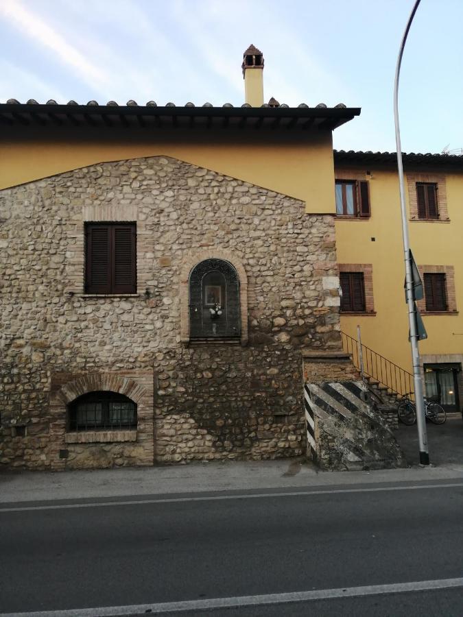 Sulle Orme Di Francesco Appartamento Blu Bastia Umbra Eksteriør billede